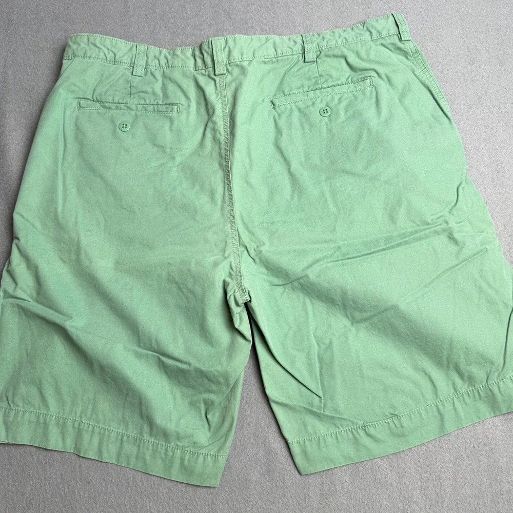 Cremieux Classics Mens Green Chino Shorts Size 40 Cotton Flat Front Casual
